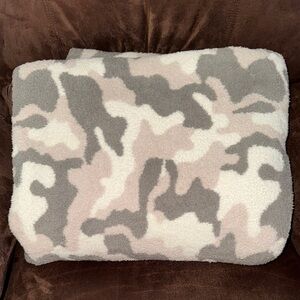 Barefoot Dreams Gray and Cream Camouflage Throw